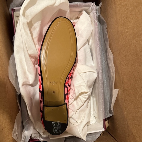 Gucci Red and Pink Patterned Loafers - Picture 2 of 6